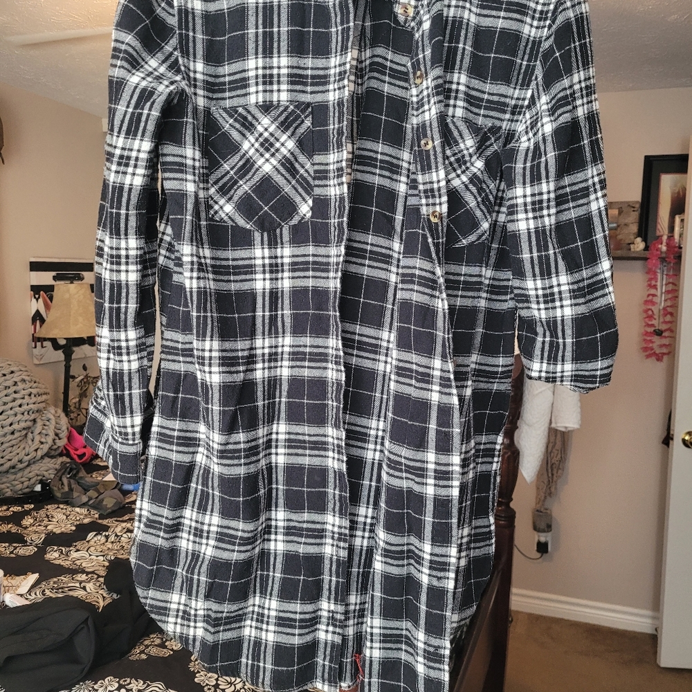 Long sleeve button-up plaid shirt